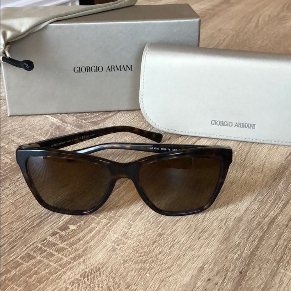 Women’s Giorgio Armani AR 8035 cat-eye sunglasses!